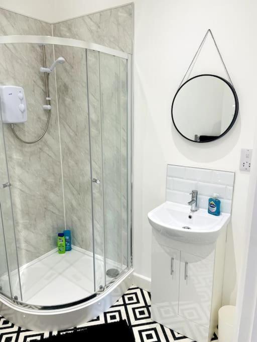 #10Bs 1 Bed Serviced Apartment Дербі Екстер'єр фото